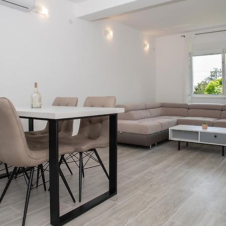 Apartmani Vrtodusic Banjol Bagian luar foto