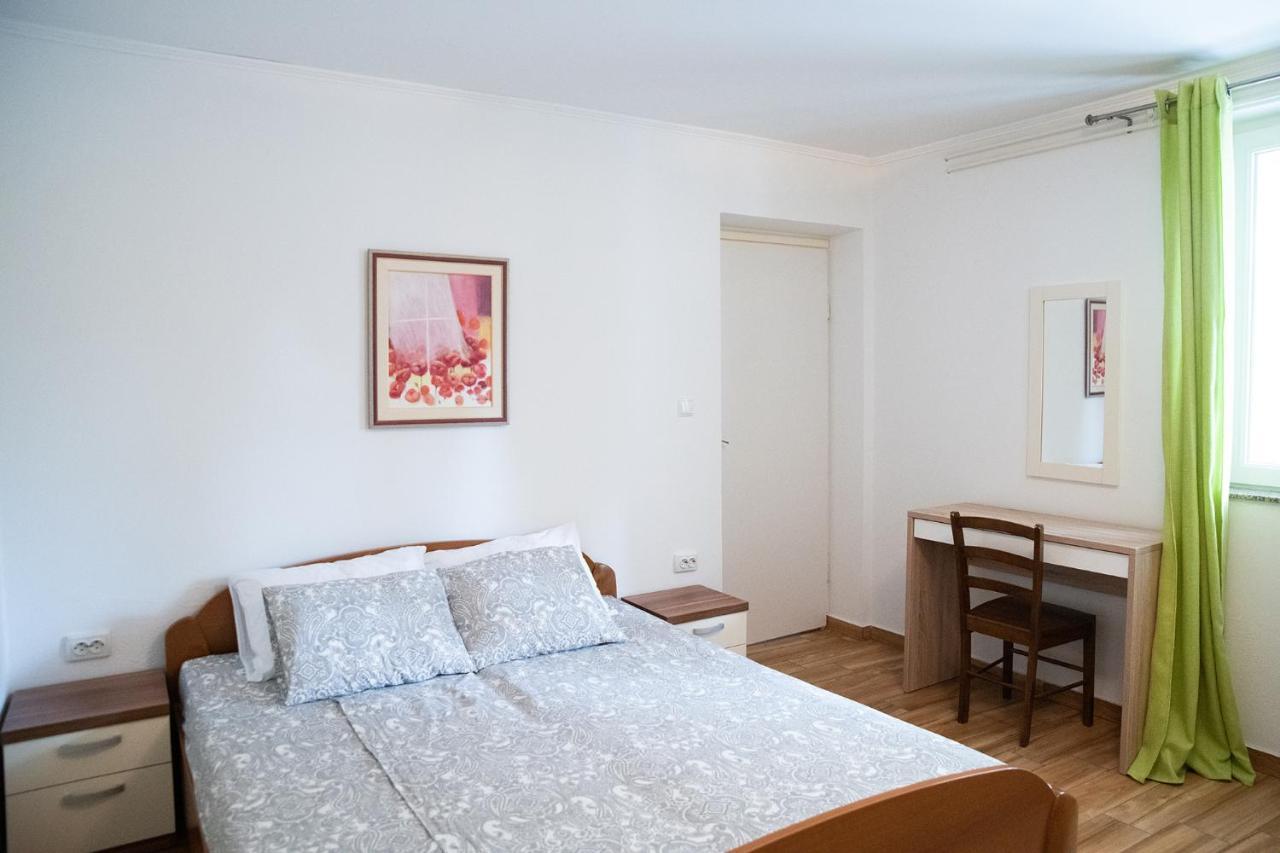 Apartmani Vrtodusic Banjol Bagian luar foto