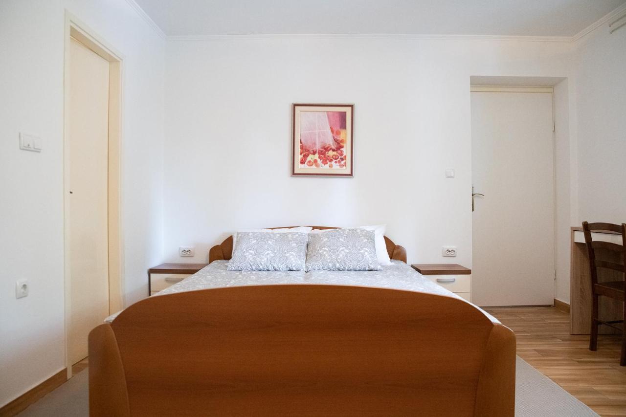 Apartmani Vrtodusic Banjol Bagian luar foto