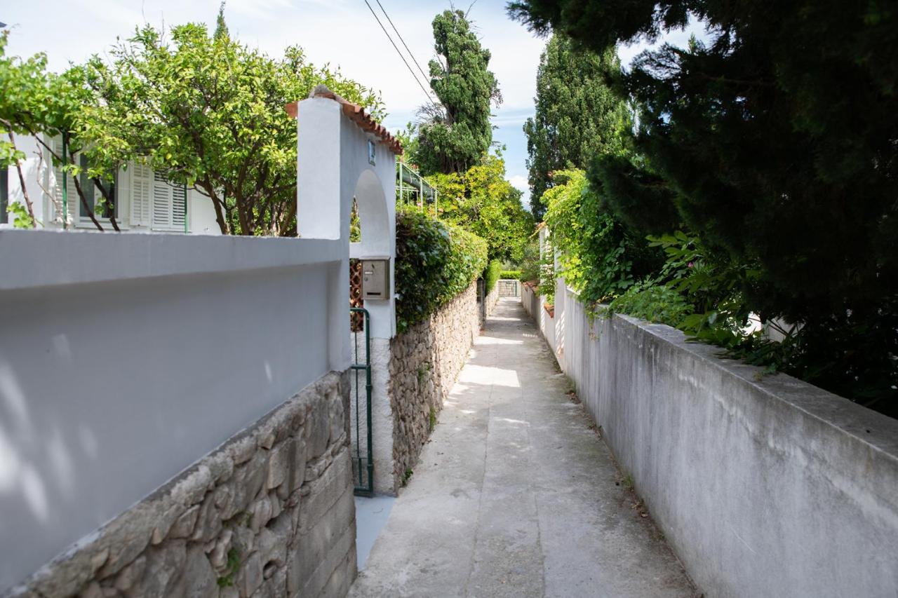 Apartmani Vrtodusic Banjol Bagian luar foto