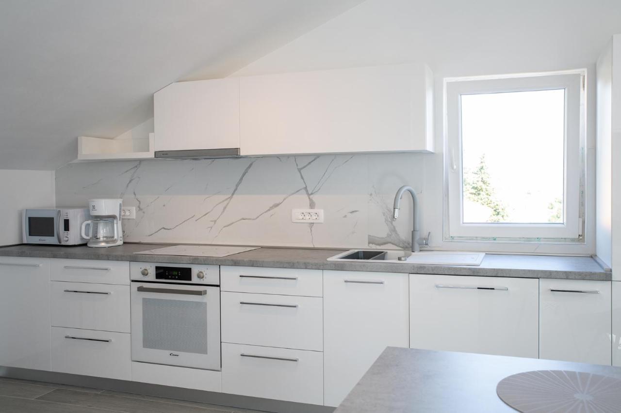Apartmani Vrtodusic Banjol Bagian luar foto