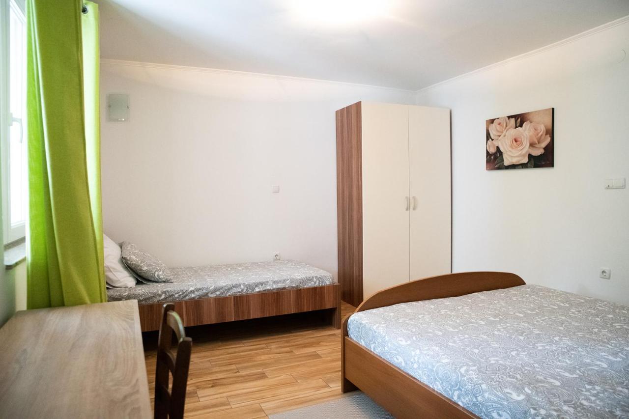 Apartmani Vrtodusic Banjol Bagian luar foto