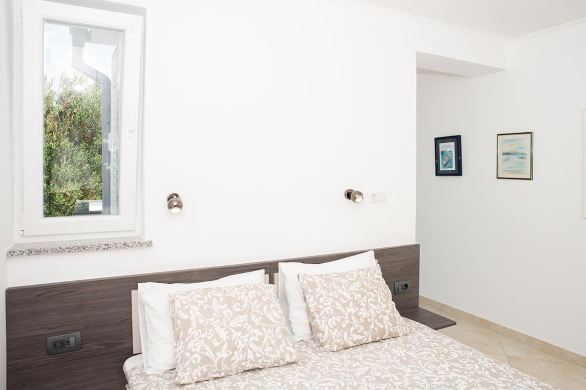 Apartmani Vrtodusic Banjol Bagian luar foto