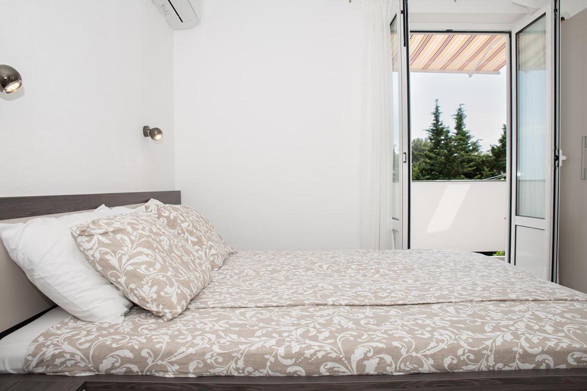 Apartmani Vrtodusic Banjol Bagian luar foto