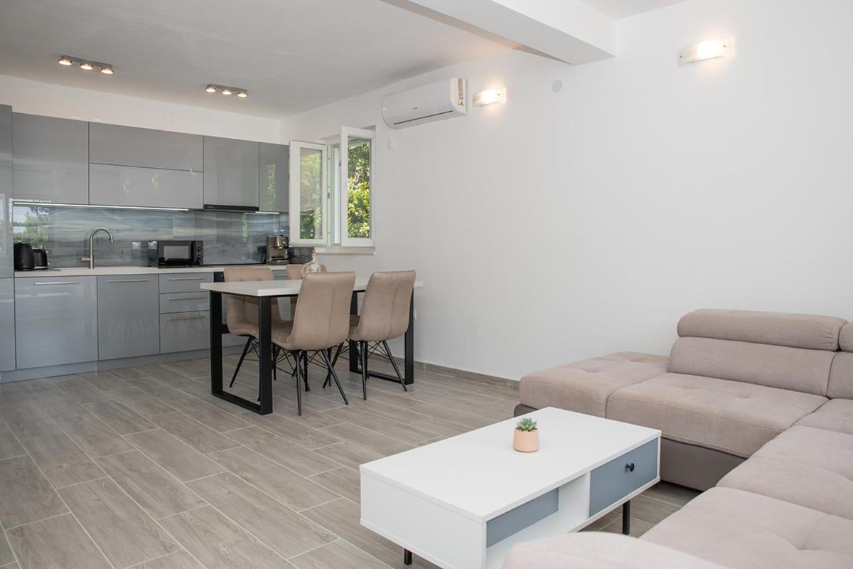 Apartmani Vrtodusic Banjol Bagian luar foto