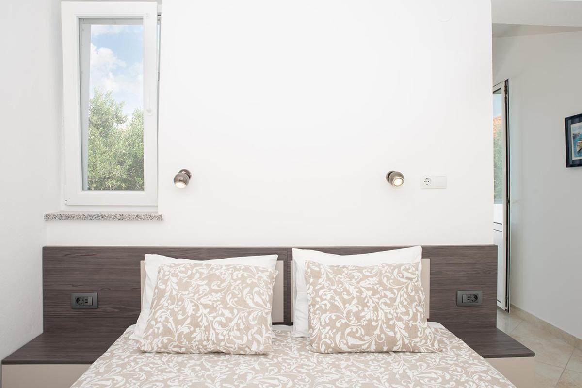 Apartmani Vrtodusic Banjol Bagian luar foto