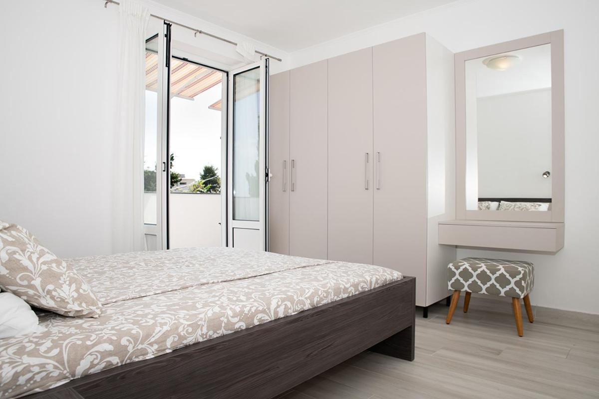 Apartmani Vrtodusic Banjol Bagian luar foto