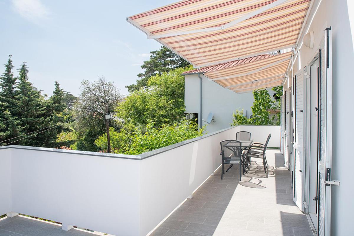 Apartmani Vrtodusic Banjol Bagian luar foto