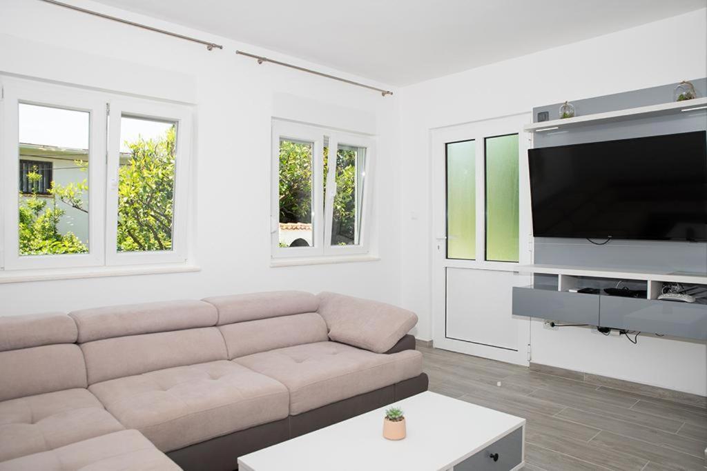 Apartmani Vrtodusic Banjol Bagian luar foto