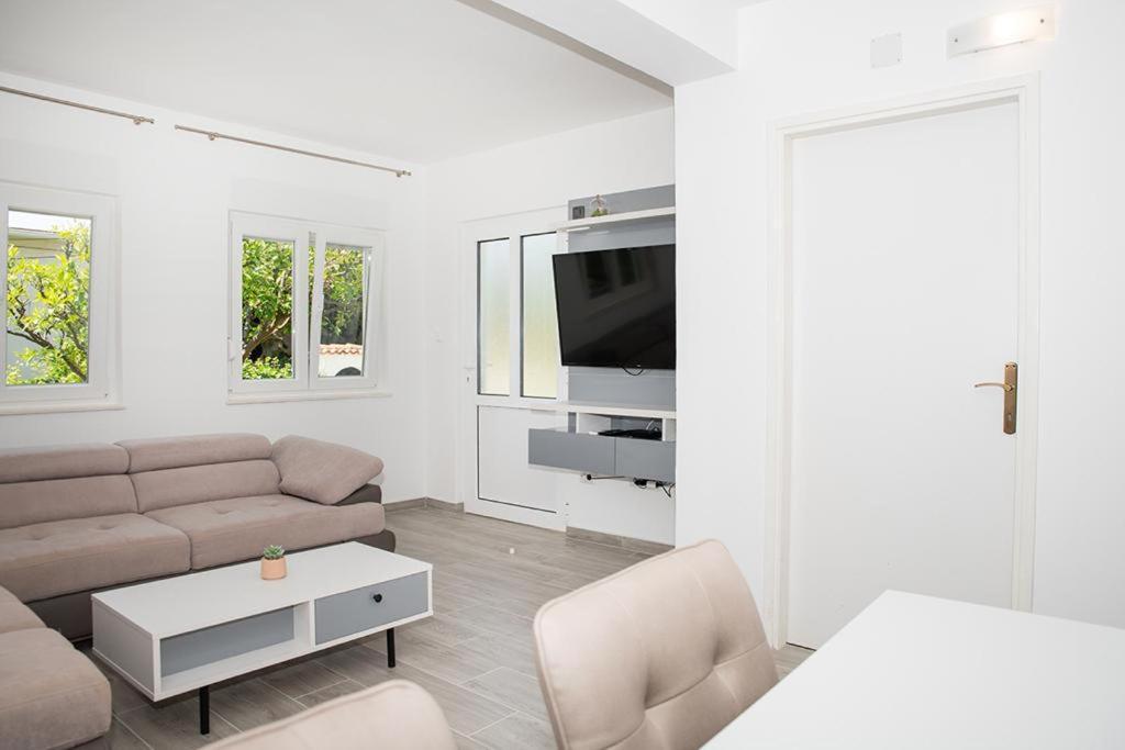 Apartmani Vrtodusic Banjol Bagian luar foto